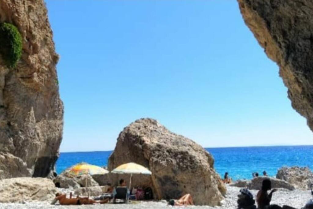 Traditional Villa With Pool In Sfakia Imbros エクステリア 写真