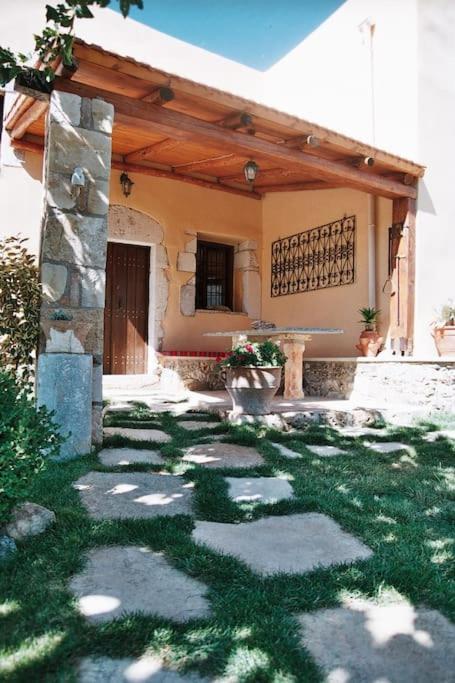 Traditional Villa With Pool In Sfakia Imbros エクステリア 写真