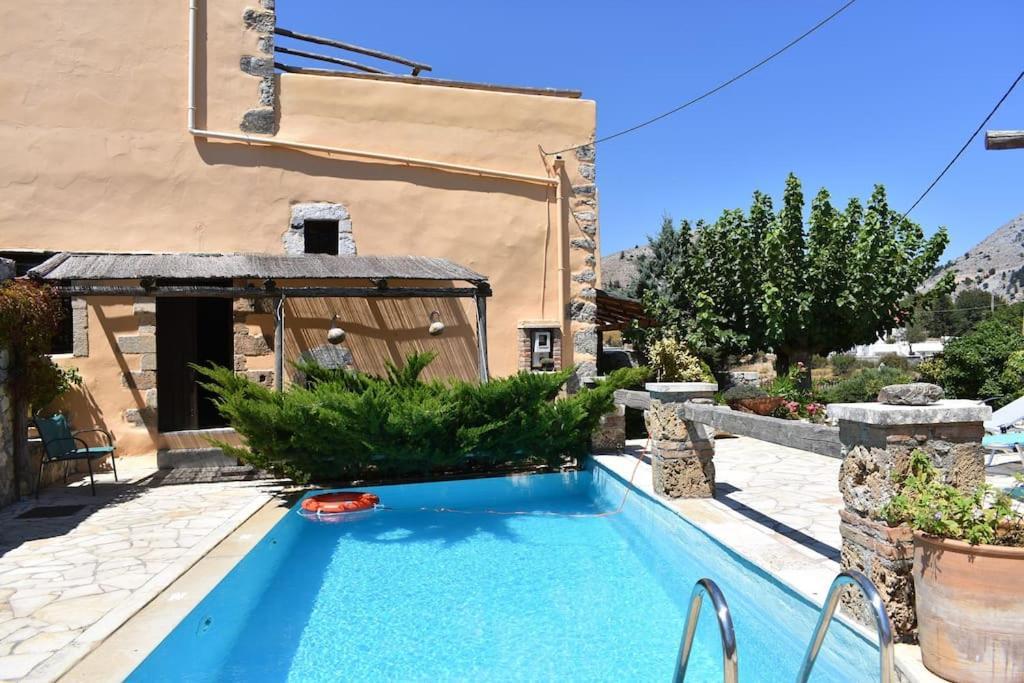 Traditional Villa With Pool In Sfakia Imbros エクステリア 写真