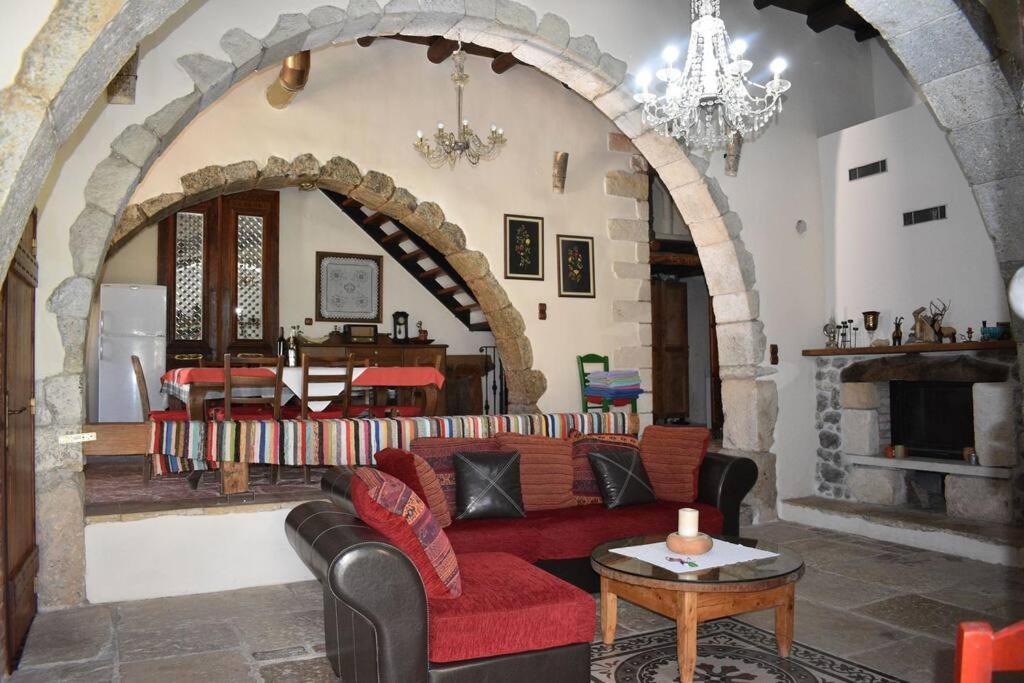 Traditional Villa With Pool In Sfakia Imbros エクステリア 写真
